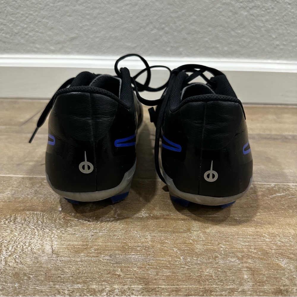 Nike Men's Black Soccer Cleats - Picture 12 of 12